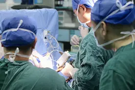 世界帕金森病日丨手术室实录：6小时怎样改变帕金森患者的人生图片
