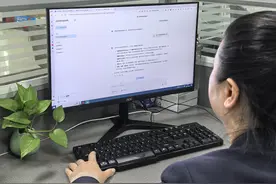 坪地街道引导300多家企业借力DeepSeek尝招聘“甜头”图片