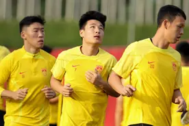 国足对阵泰国，那场1比5的惨败如今只剩一人，已成头号球星图片