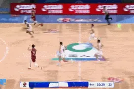 😨这平框了吧？京粤大战！曾凡博反击起飞上演单臂炸扣图片