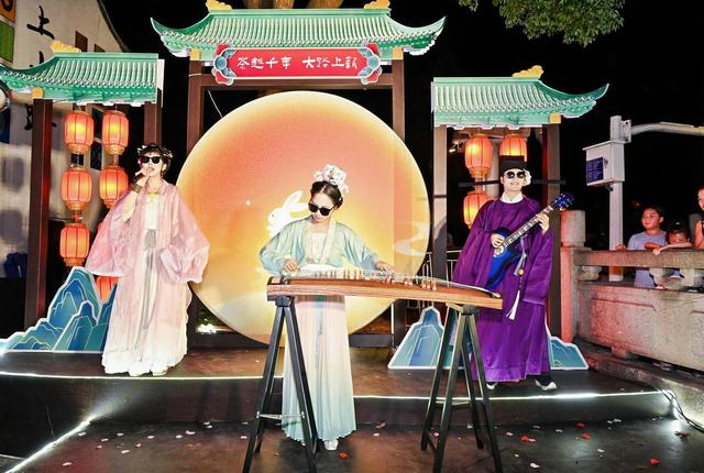 越城古街“南宋烟火集” 沉浸式文旅体验点靓古城夜经济