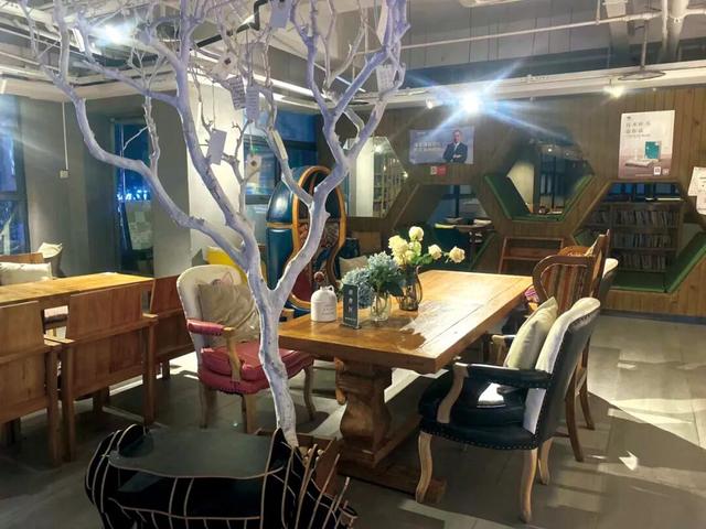 重庆“书店地图”更新了，初冬雨天就适合泡在书香里