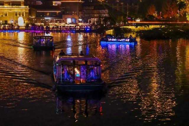 亮马河游船今日启航，航线升级了！购票攻略→