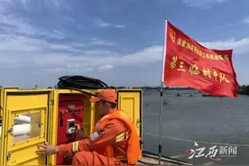 国家消防救援局江西机动队伍执行排涝任务图片