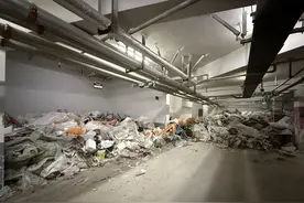 快快帮｜堆放大量建筑垃圾，南京一小区地下车库竟成“垃圾场”？图片