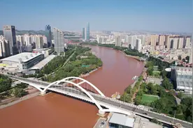 追光丨一场马拉松 百里黄河景——卫星解锁“兰马”的“速度与浪漫”图片