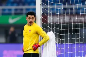 国足首发阵容公布：队长武磊，门将王大雷，高准翼顶替张琳芃图片