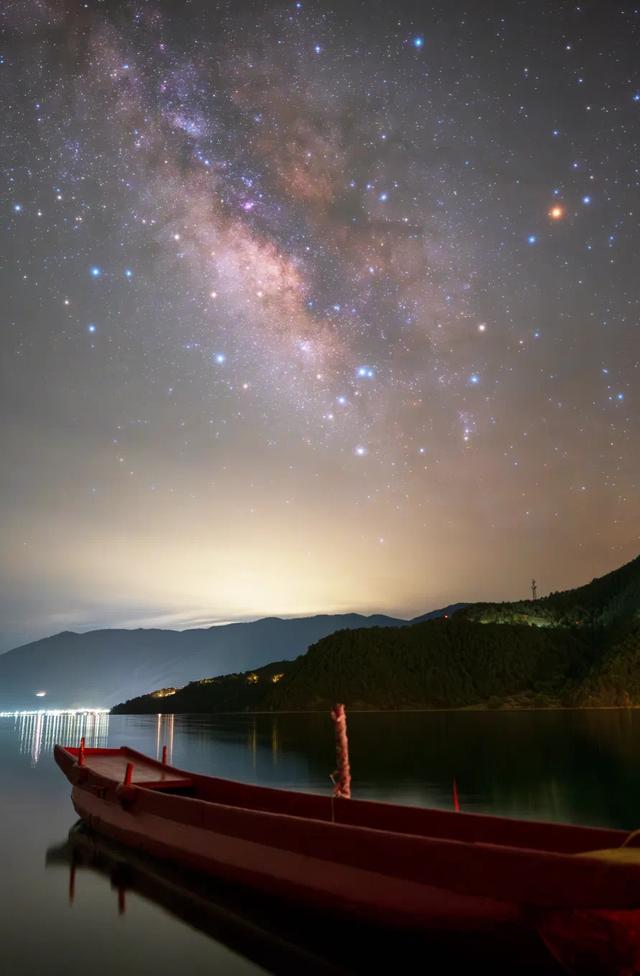 藏尽冬夜温柔！总该在丽江看场流星雨……