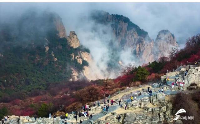 组图丨岱宗秋深 云涛漫染“仙”气十足
