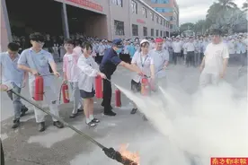 全力推进300万人消防安全素质提升工程图片