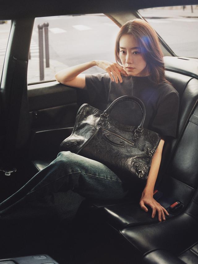 巴黎世家发布新创意总监首支广告，GARCON BY GARCON首开线下店｜是日美好事物