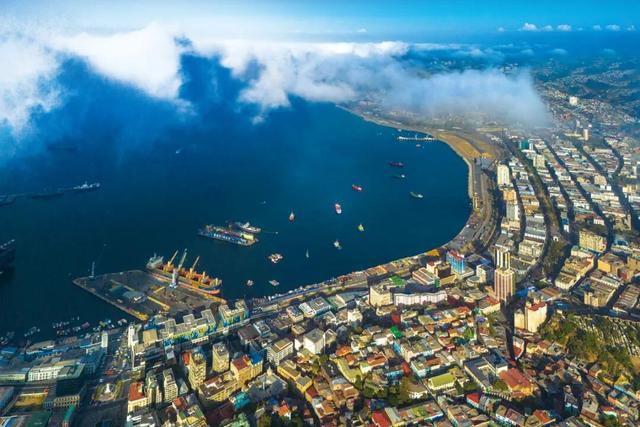 一眼沦陷！瓦尔帕莱索的涂鸦山城