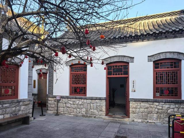 温情的北国之冬：跟着《济南的冬天》探访老舍旧居