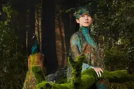 66岁杨丽萍再次回应“大尺度”图片