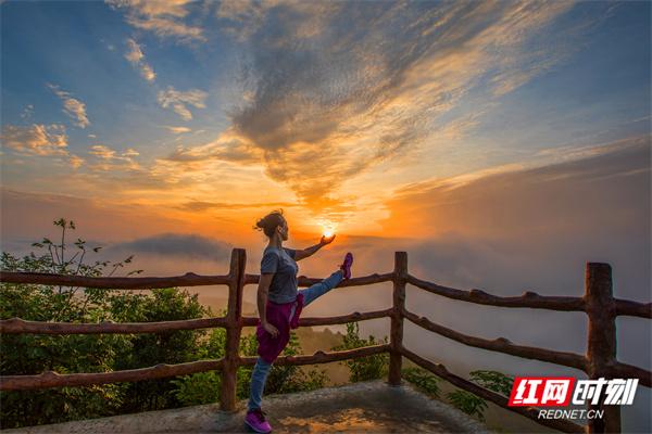 湖南洪江区：云端之上，定格云海日出的诗意画卷