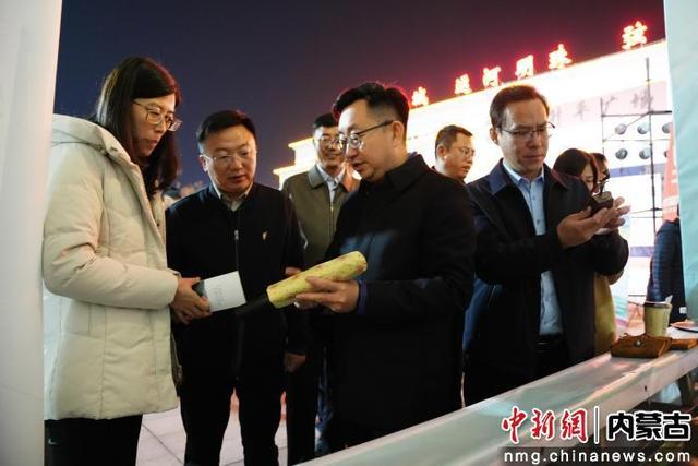 长调传情绕齐鲁 两地和风奏华章——扎鲁特旗乌兰牧骑走进武城