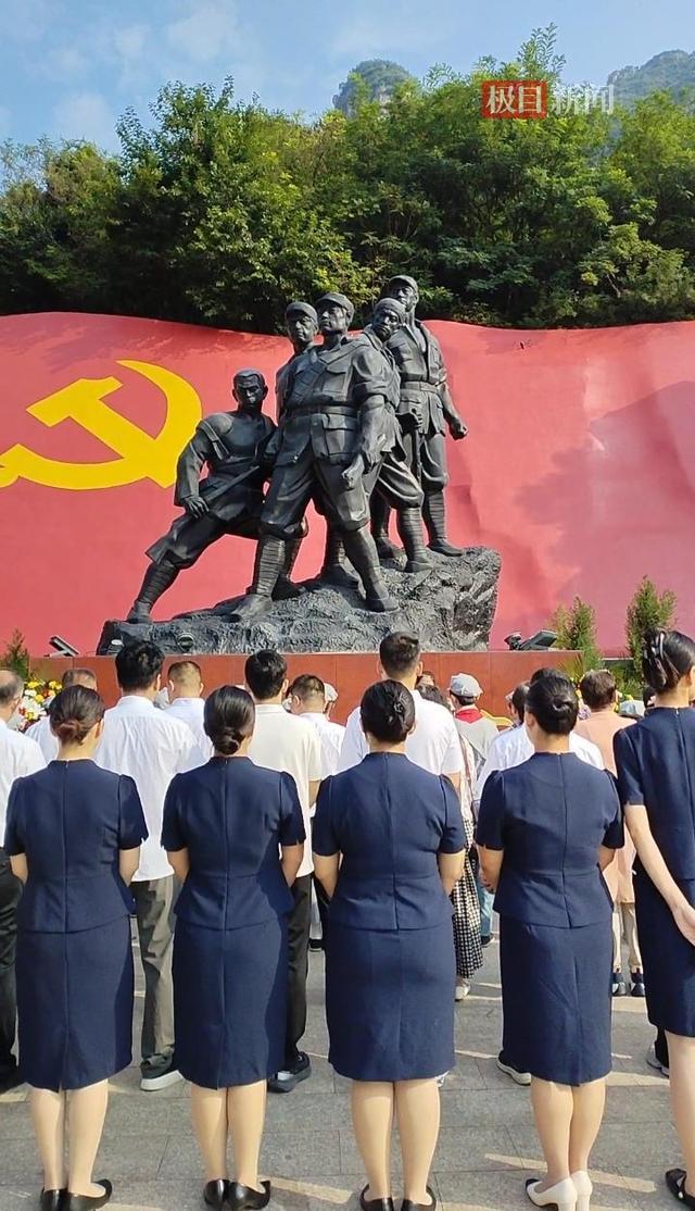 狼牙山景区户外大屏转播阅兵盛典，游客享受“超大”视觉体验
