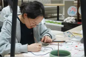 典籍寻根 家乘垂古，复旦举行金秋曝书节活动图片
