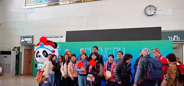 特色专列“出圈”擦亮地方旅游名片 “火车+文旅”打开消费新场景