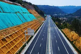 川东北再添新通道，苍巴高速公路全线通车图片