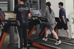 三伏天开“卷”，随到随练 24小时自助健身房走红图片