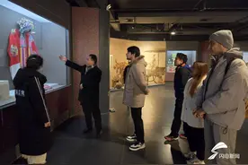 外国留学生走进陵城：乐赏民俗展演 共赴文化之约（图）图片