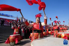 黑龙江佳木斯“喊江节”开幕图片