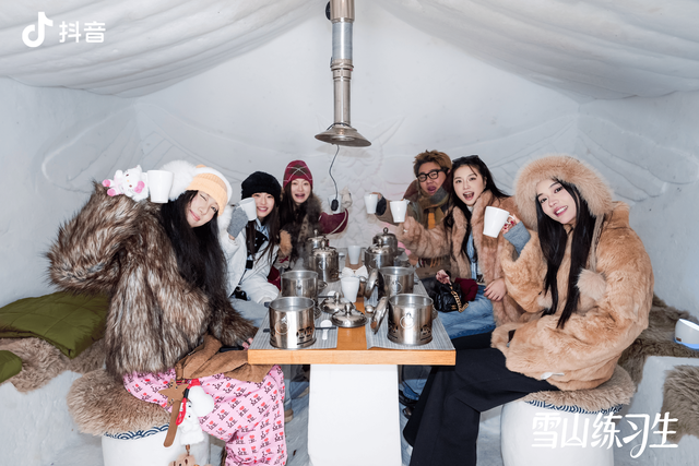 「雪山练习生」长白山开营，这届年轻人正在把雪场玩成秀场