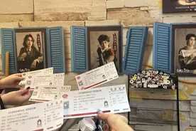 年轻人拖着行李箱来上海这个地方，说着“行业黑话”，午夜把九江路汉口路占满图片