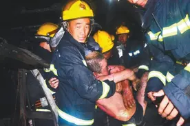冲在救援最前线的信念始终不变——记辽宁“时代楷模”、鞍山市消防救援支队特勤大队副大队长刘本成（上）图片