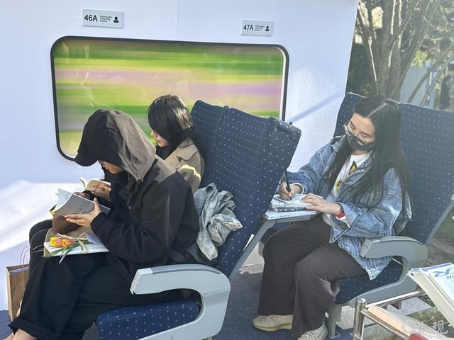 阳光正好，风很温柔，上海的秋天，阅读让人怦然心动