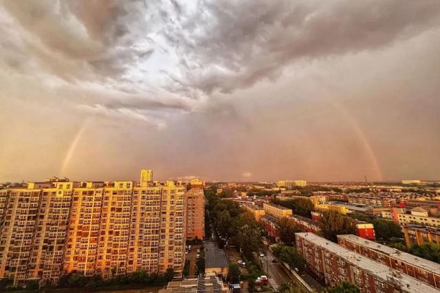 超多美图刷爆朋友圈！北京雨后出现壮美双彩虹奇观