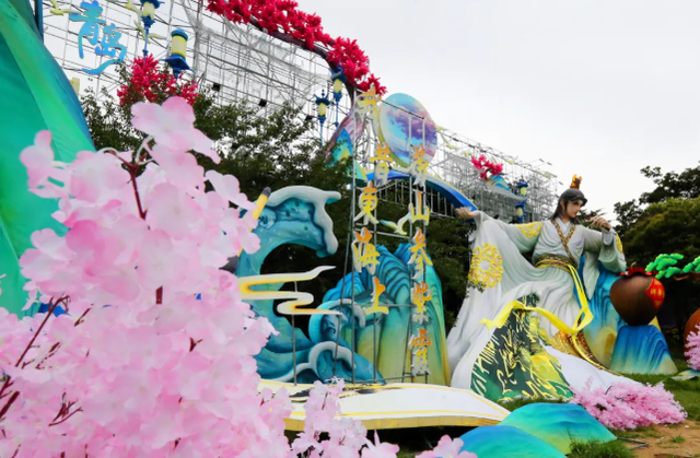 北方夏季之最！青岛中山公园灯会何以“重装归来”