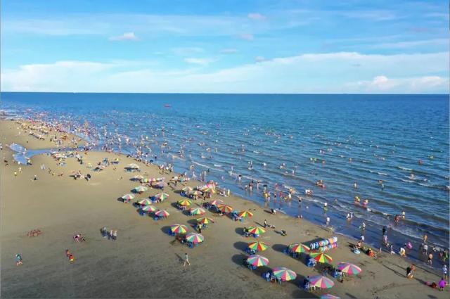 防城港市召开“暖冬遇见防城港”2025年冬季旅游活动新闻发布会