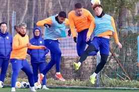 缝缝补补也是爱，闷声只为发大财？新赛季山东泰山准备好了吗？图片