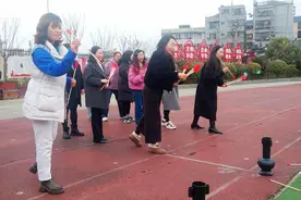 汉滨区南门小学：凝聚巾帼力量  畅享趣味时光图片