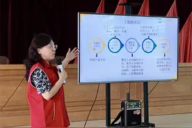 烟台市“美德健康新生活进机关”暨“名医走基层 志愿烟台行”活动为牟平机关干部普及健康知识图片