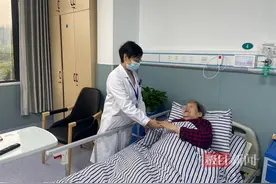 吃了隔夜菜，九旬婆婆腹泻不止图片