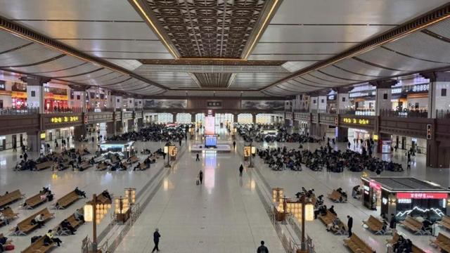 候车厅变身博物馆！网友：以为穿越到了唐朝！