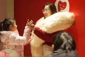 春节临近，淄博市特色住宿成热门，游客提前来抢订！图片