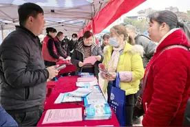 2025年广西“就业暖心·桂在行动”专项服务活动暨桂林市重点产业园区用工服务专项行动招聘会举行图片