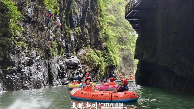 攀岩溯流，山水入画！南江大峡谷解锁“水陆空”体验新方式