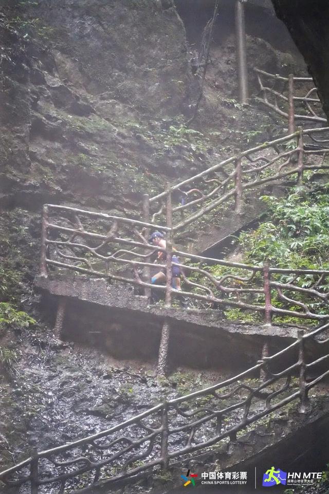 徒步大会与星空音乐会点亮湘西洛塔，八百行者“向野而行”