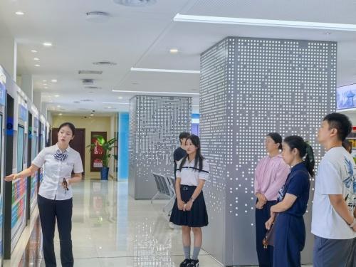 山东省文化和旅游厅举行政府开放日活动民众沉浸式体验非遗魅力