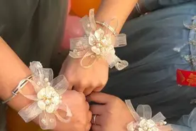 职业伴娘国庆8天8场婚礼：每单二三百，不接婚闹图片
