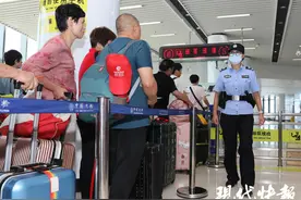 出入境旅客2024年已超7万人次，连云港口岸迎来新一轮出境游高峰图片
