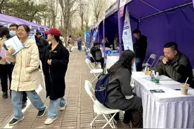 北京高校春招现场：“AI+”岗位增加，人才需求渐旺图片