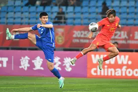 终场前错失良机，U22国足0比0战平乌兹别克斯坦队图片