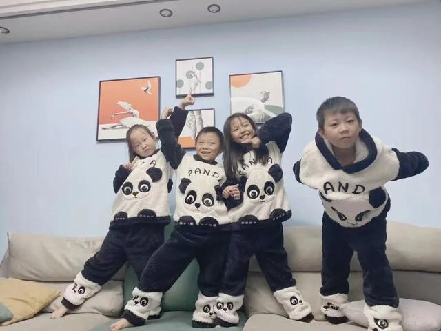 梁建章对话多孩“生”活｜重组五孩之家