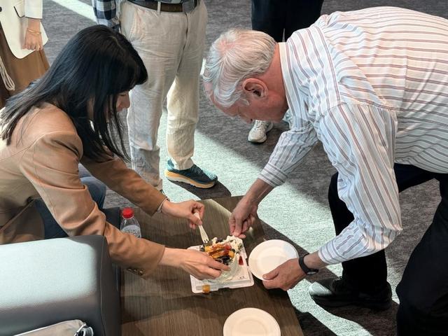 以获得“教学奖”自豪的数学家：功夫放慢，学问才能做深